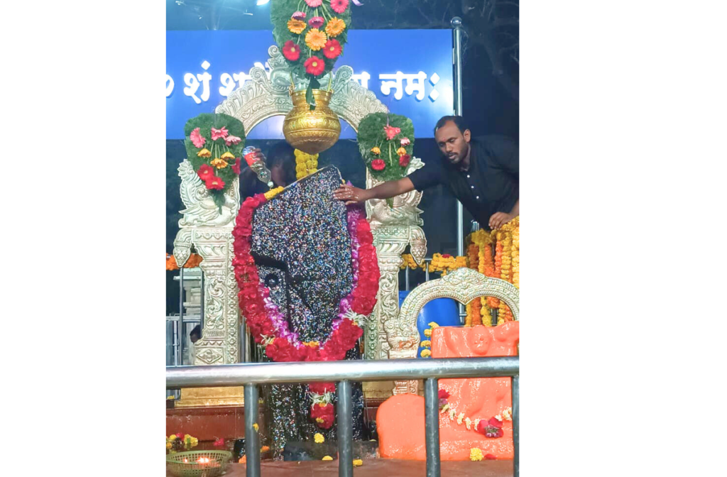 Shani Dev Puja Procedure, sawan maas donation